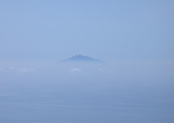 isola di Montecristo vista dall'Elba